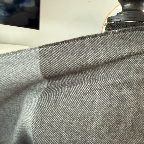 Athleta Light and dark Gray wool and acrylic throw - Picture 4 of 10